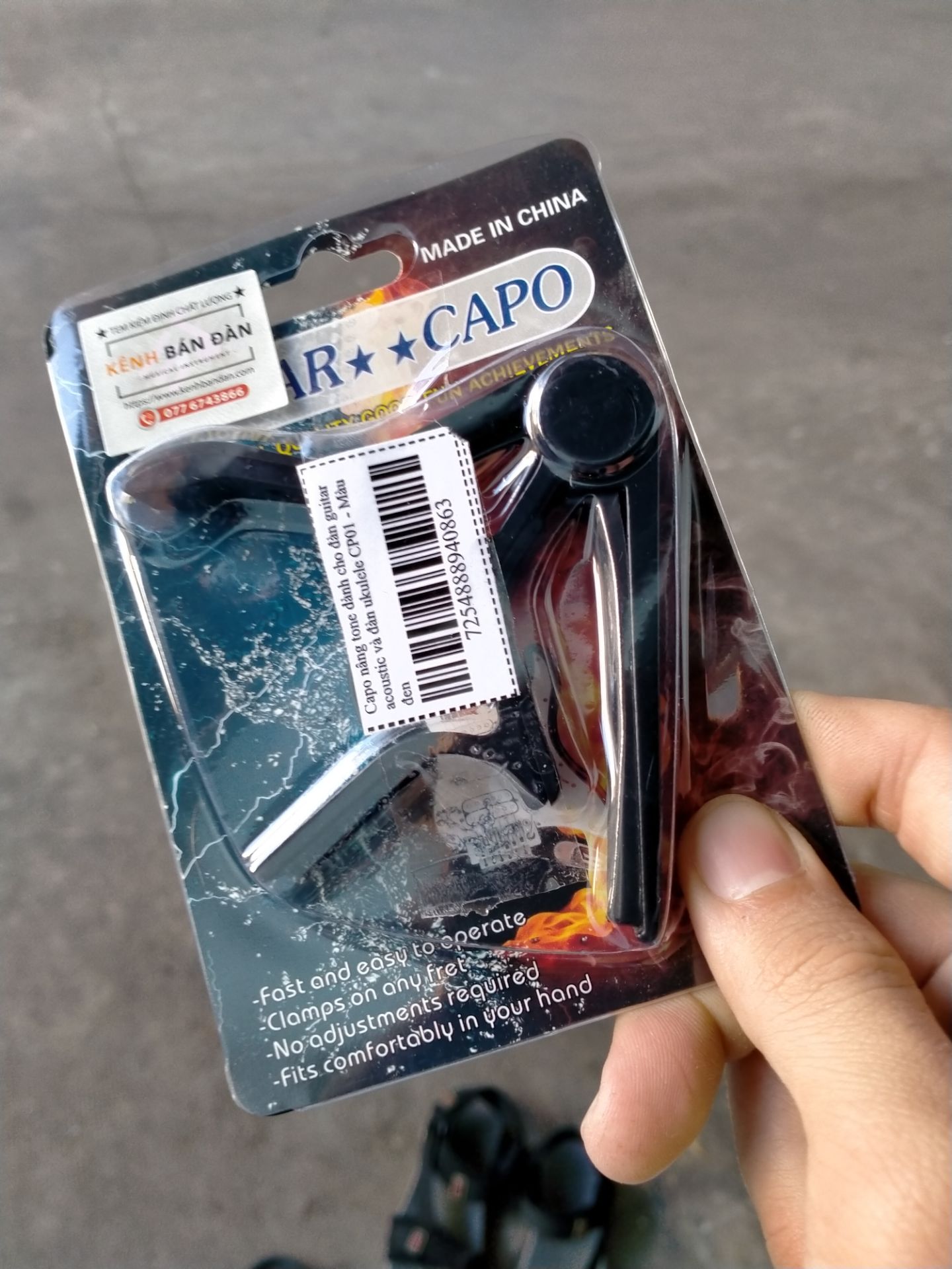 capo nhỏ gọn, vừa tay và rất êm