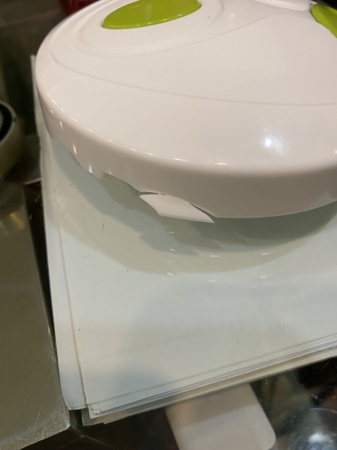 Mình mua hàng tiki rất nhiều đọc review không tốt cũng nhiều nhưng mình vẫn luôn lựa chọn tiki là nơi đầu tiên khi mình cần mua gì đó. Nhưng lần này là lần cuối cùng mình mua của Tiki. Giao hàng bể vỡ cho mình. Chất lượng sản phẩm tệ so với giá trị thực.