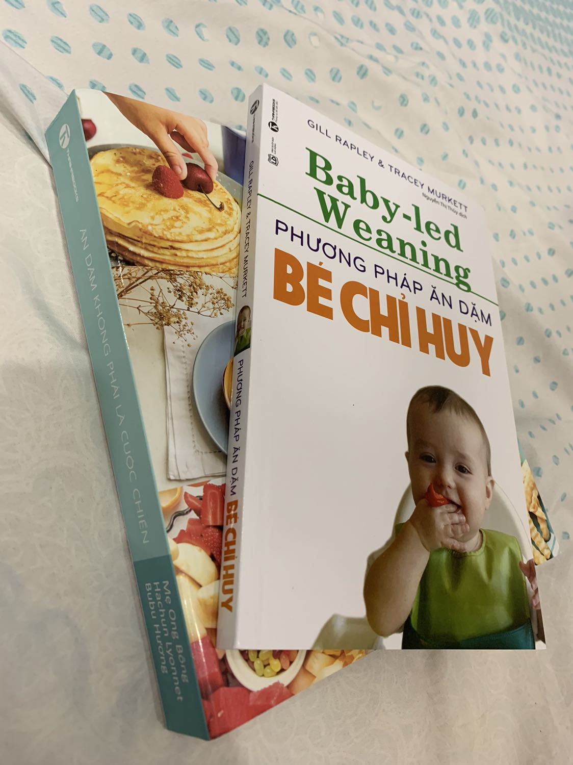 Sách Ăn dặm ko phải cuộc chiến dày, đẹp..
Nội dung cả 2 quyển cần phải đọc mới nhận xét tiếp được.