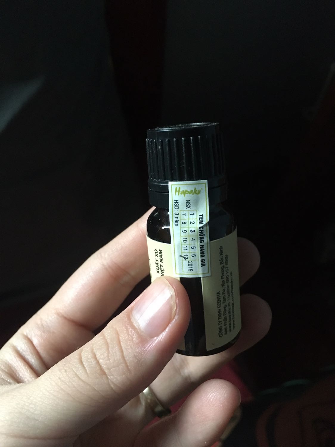 Tinh dầu tràm chuẩn, mùi rất thích. Có tem niêm phong hàng hoá đảm bảo. Đóng gói chắc chắn. Sẽ quay lại mua thêm