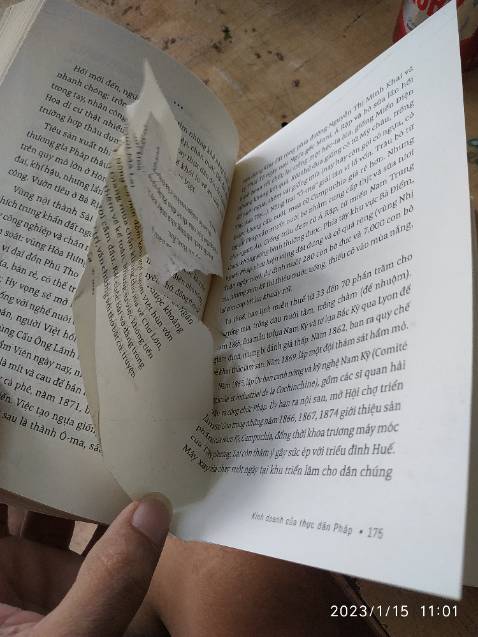 Mua 2 cuốn sơn nam. Mới kiểm tra 1 cuốn đã thấy chán