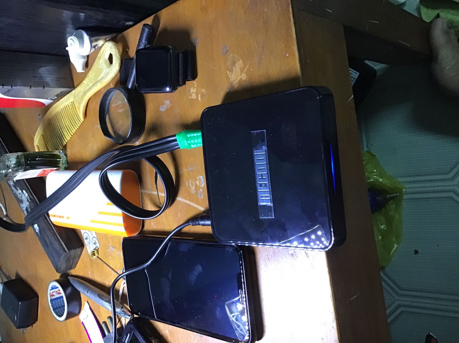 TV box Mecol KM3 được giao đúng thời hạn. Sản phẩm chạy tốt, rất thỏa mãn