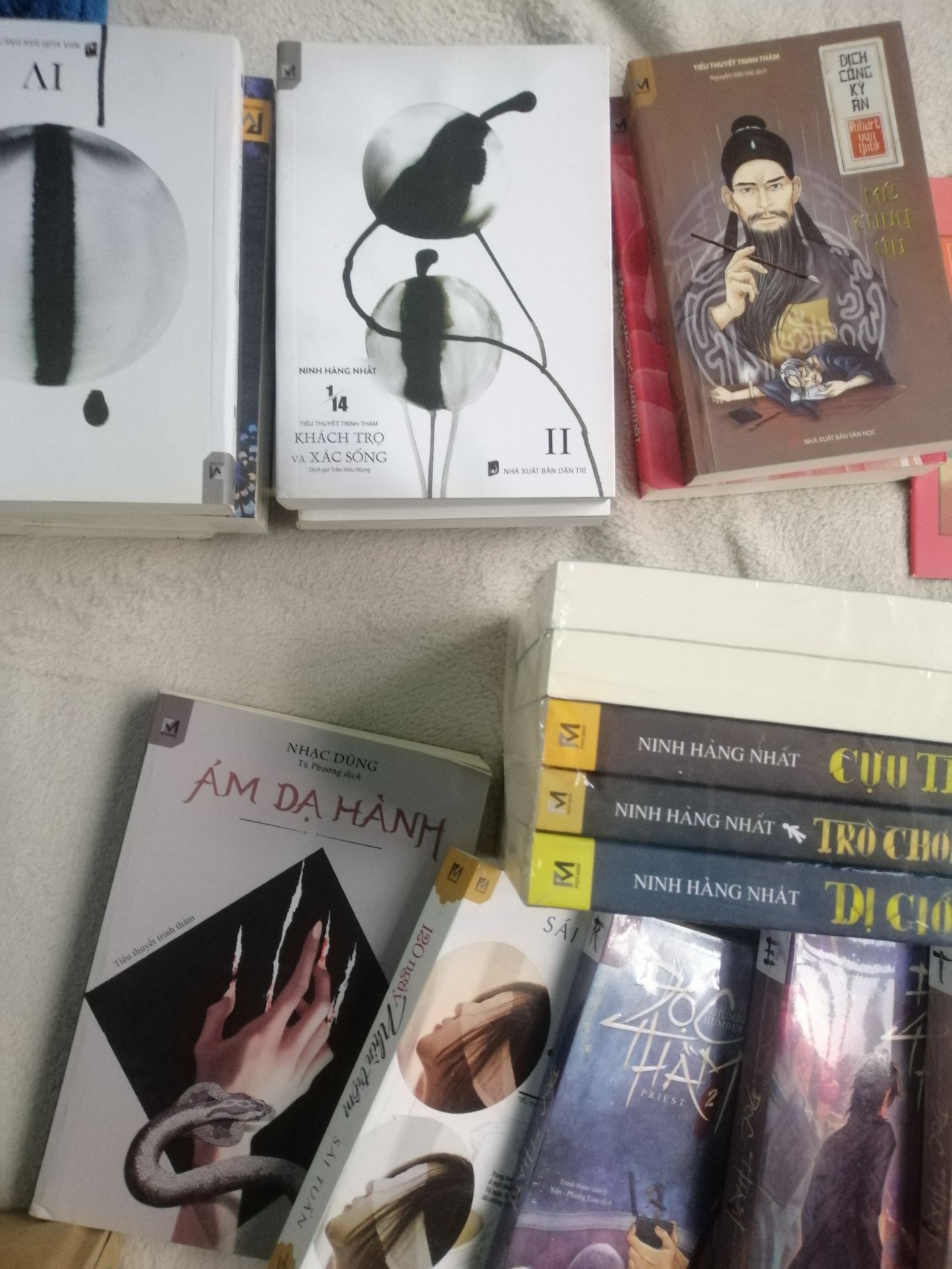 Shop giao hàng có cover và chắn va chạm nên sách còn mới và nguyên tem. Rất hài lòng