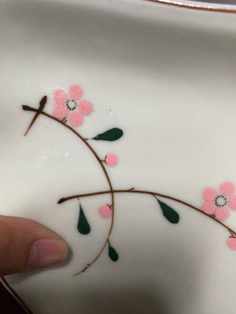 giao hàng nhanh, shop đóng gói cẩn thận, chắc chắn. tuy nhiên 1 số cái vẫn bị sứt 1 chút, có thể bỏ qua được.