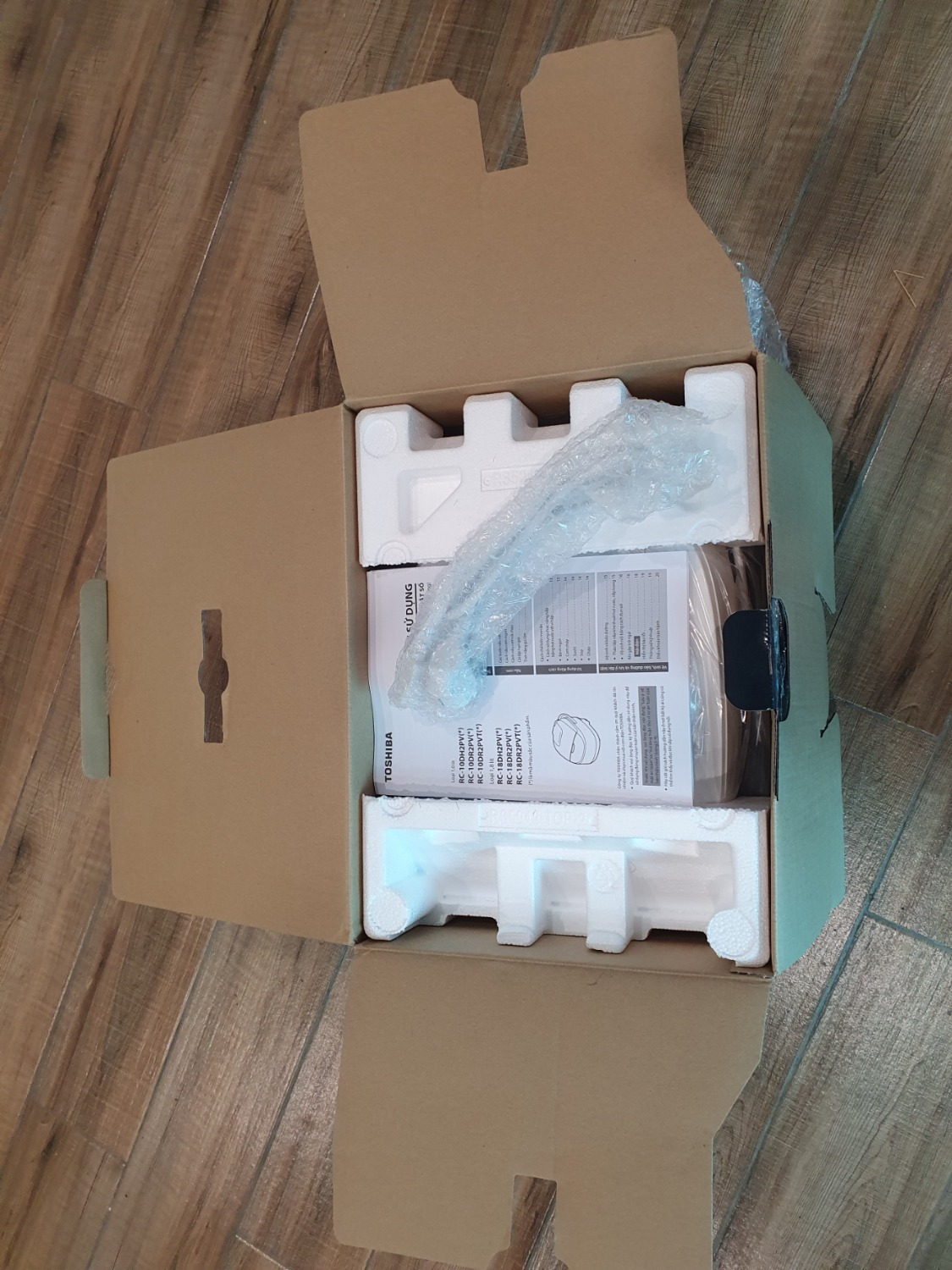 Đánh giá chất lượng ok đúng như mô tả, và rẻ hơn so với siêu thị
Giao hàng nhanh
Đánh giá cao nhân viên giao hàng bên best express lúc nào cũng giao trước cho khách hàng
Mua nồi cơm này hài lòng Đánh giá chất lượng ok đúng như mô tả, và rẻ hơn so với siêu thị
Giao hàng nhanh
Đánh giá cao nhân viên giao hàng bên best express lúc nào cũng giao trước cho khách hàng
Mua nồi cơm này hài lòng