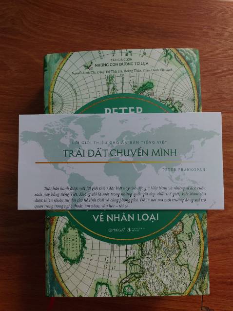 Giao hàng trễ hẹn, nhưng sách đẹp, nội dung hay nên vẫn full sao. Về chất lượng dịch thì mới đọc được một ít phần đầu thấy vẫn rất ổn.