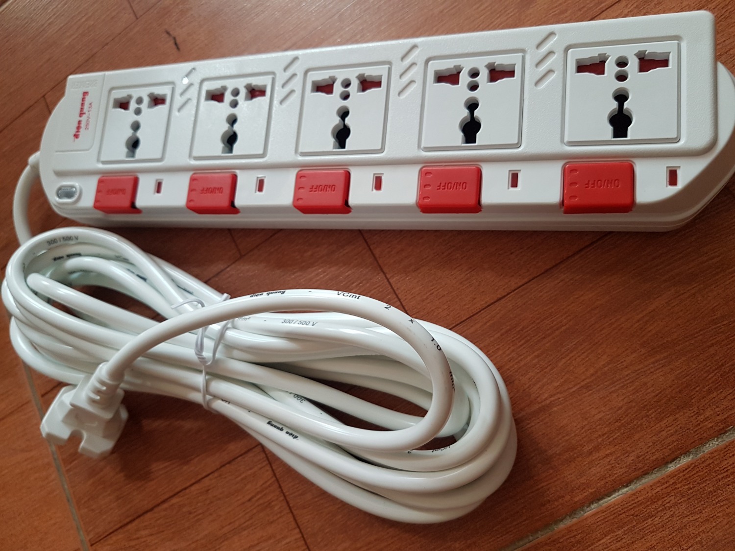 Chất lượng tốt, nhưng Tiki giao hàng lâu quá, thực hiện một đơn hàng có nhất định phải lâu thế không Tiki? Mình có đăng ký TikiNow để được nhận hàng nhanh, vì Tiki giao hàng rất lâu, nhưng với những đơn hàng không có TikiNow thì ngồi gõ thủng 30 cái mõ vẫn chưa thấy hàng xuất hiện.