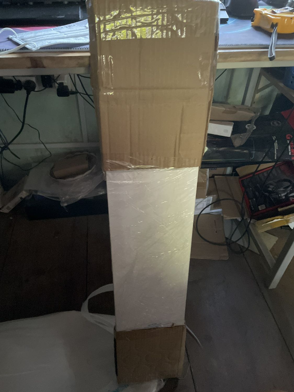 Sản phẩm ok đóng gói chắc chắn tận mấy lớp bọc ko sứt mẻ xíu nào luôn bao bền chắc