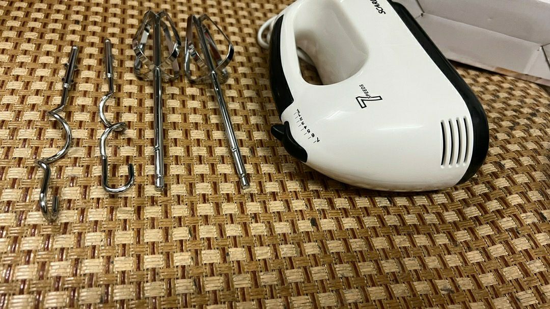 Shop giao đủ đồ.
Đã *** thử máy đánh trứng và chạy ổn.
Sẽ dùng tiếp. Nếu bền thì sẽ tiếp tục ủng hộ shop