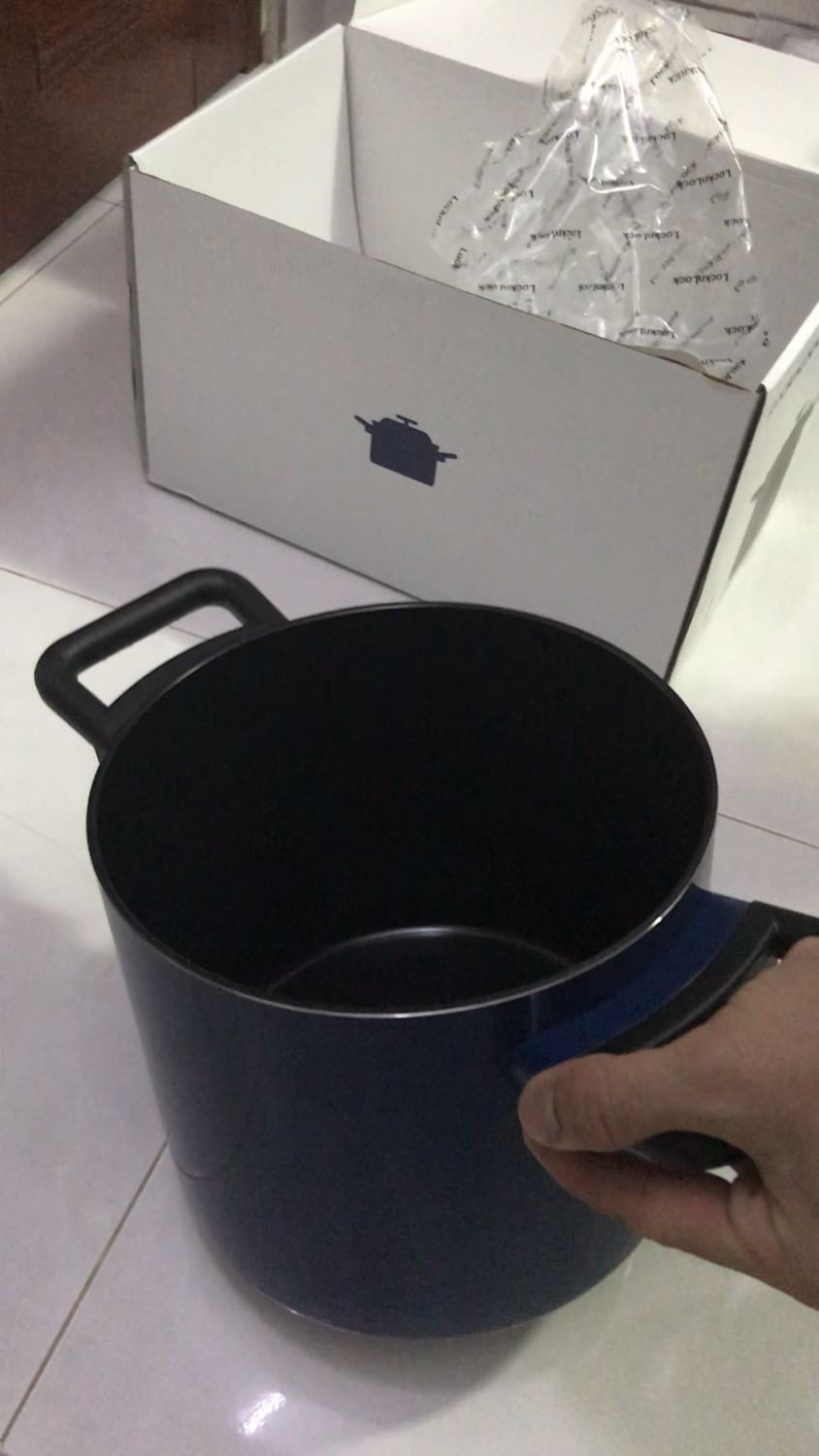 Nồi siêu đẹp và sang. Sẽ canh sale mua thêm 1 nồi nữa để thay đổi 😁