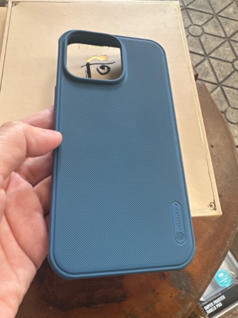 mình mua xanh lá(green) mà giao lại blue (xanh dương)