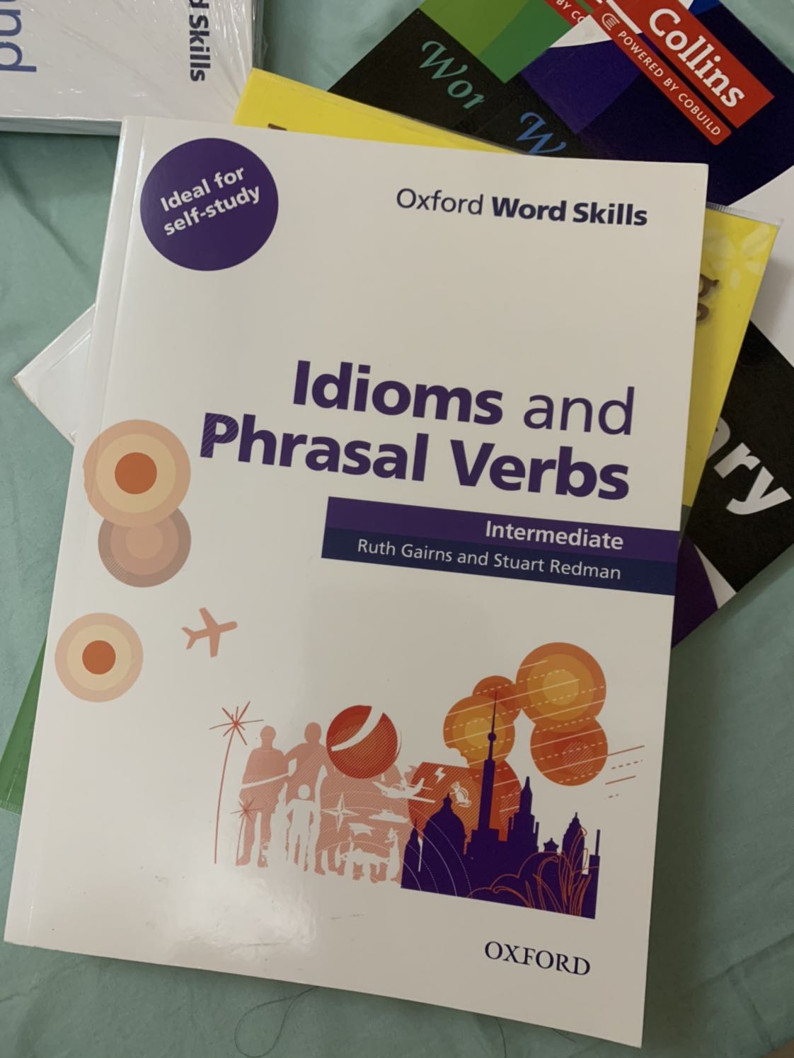 Mình mua cả 2 cuốn intermediate và advanced vì muốn hoàn thiện ở mọi lvl luôn. Sách mới cóng, trình bày dễ hiểu (m rất thích điểm này và cũng để ý khi mua sách, vì như vậy có hứng học hơn). Mua sách bản gốc cầm ưng ý ghê luôn. Mình mua cả 2 cuốn intermediate và advanced vì muốn hoàn thiện ở mọi lvl luôn. Sách mới cóng, trình bày dễ hiểu (m rất thích điểm này và cũng để ý khi mua sách, vì như vậy có hứng học hơn). Mua sách bản gốc cầm ưng ý ghê luôn.