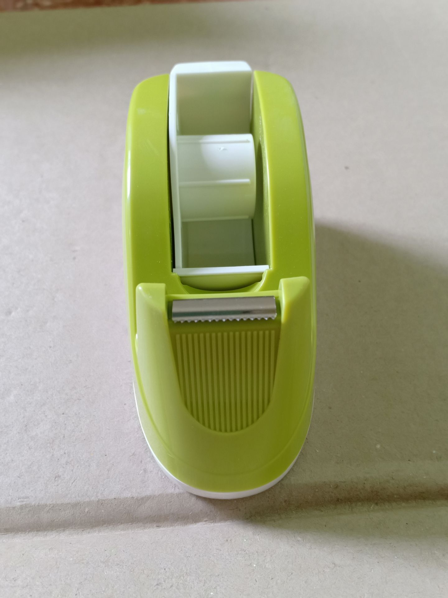 Cảm ơn Tiki giao hàng nhanh, shipper rất nhiệt tình, gói hàng cẩn thận. Mình nhận được màu xanh lá rất đẹp và chắc chắn ??. Luôn luôn hài lòng về Tiki!