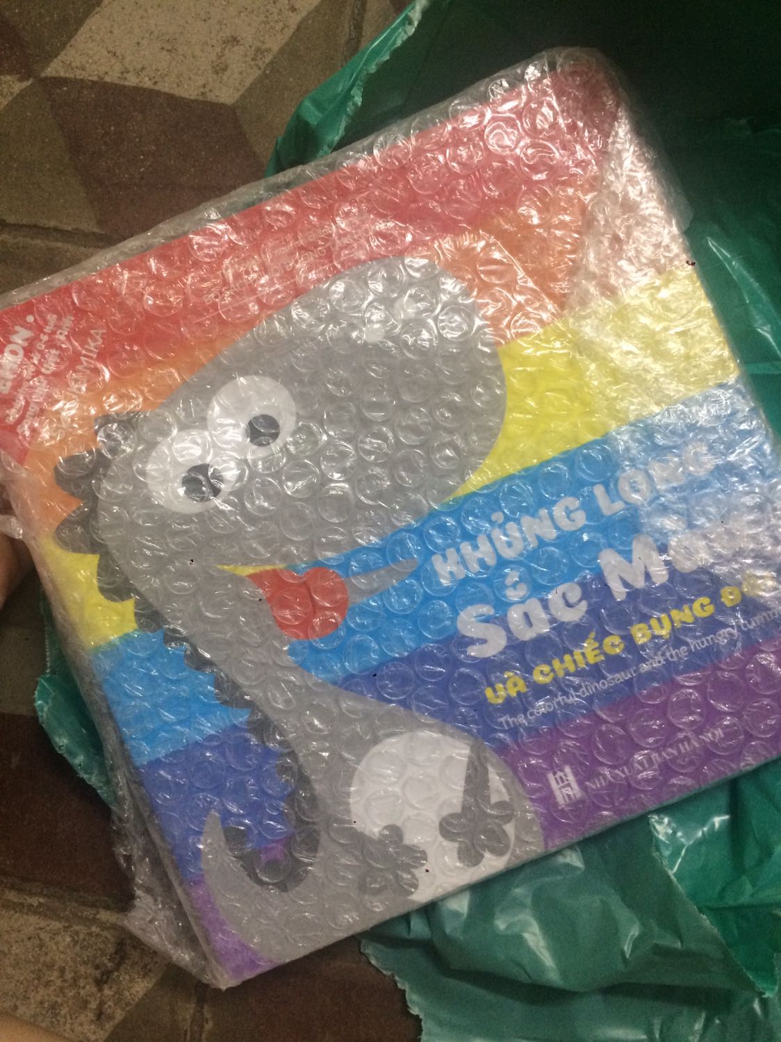 Giao hàng nhanh
Đóng gói cẩn thận
Sách đẹp, nhiều màu sắc, bé rất thích