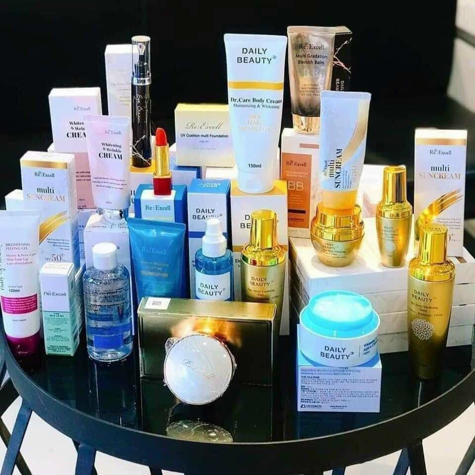 Sách chất lượng giấy và mực hình thức đẹp ạ. còn nội dung chưa đọc nên chưa review được. Nhân tiện xin phép em ké tí. Nhà em chuyên mỹ phẩm thương hiệu Daily Beauty & Re:Excell Hàn Quốc chính hãng. Liên tục tuyển đại lý, chính sách đào tạo và cơ chế hấp dẫn. Liên hệ em để được tư vấn, hợp tác, mua sản phẩm chính hãng nha. Fb/đt/zalo: ***