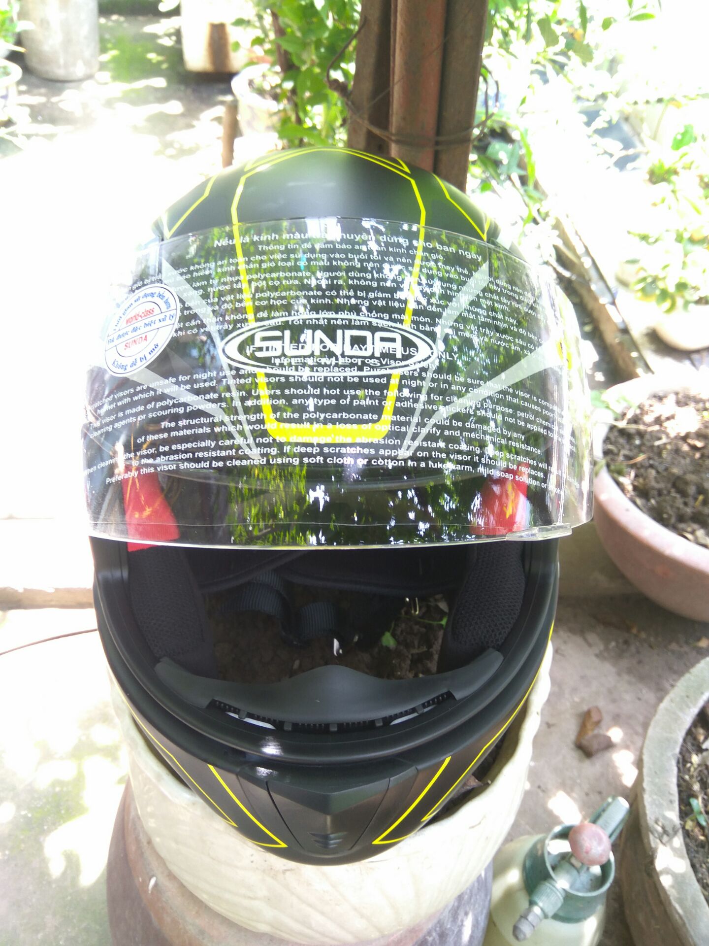 Mũ rất đẹp. Rất chất luợng. Cảm thấy an tâm hẳn khi đi xa.  M sẽ mua thêm nữa cho nguời nhà.  Cảm ơn shop!