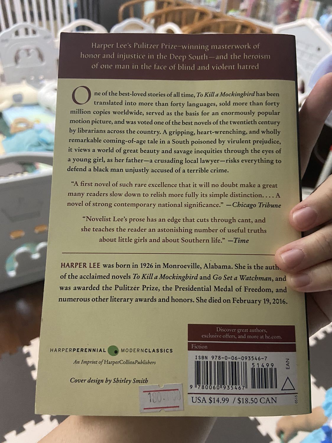 Nói chung là cũng ổn. Sách nước ngoài thường không có màng bọc nên rìa cạnh không hoàn hảo mà chấp nhận được