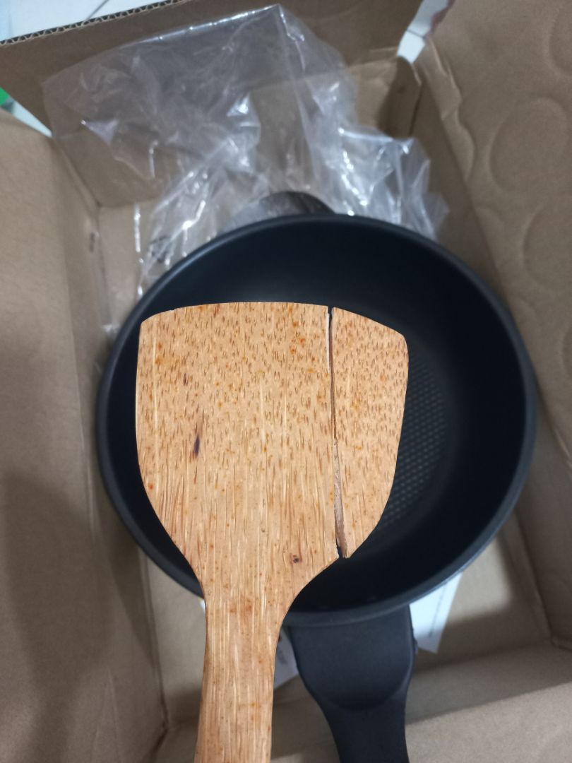 Mình nhận được chảo thấy khá ok. Tuy nhiên shop đóng gói xơ xài, và muỗng đã bị gãy