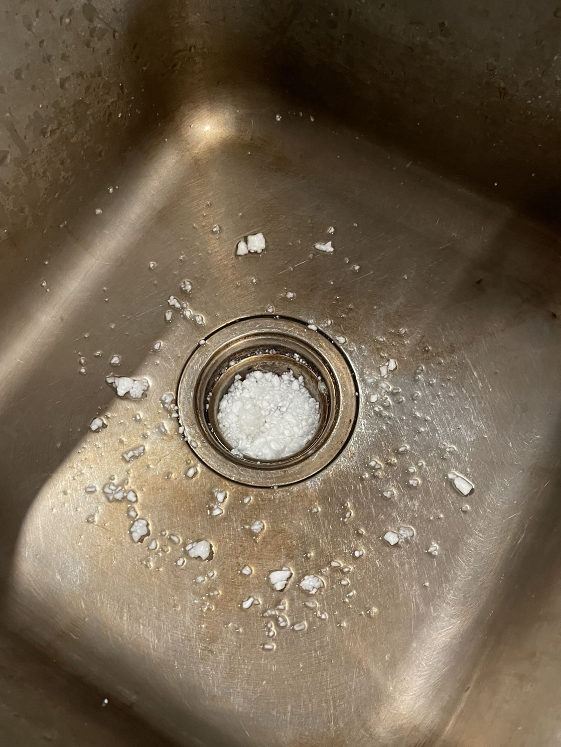 Pha kiểu gì cũng bị vón cục hết. Quá thất vọng, ném luôn vào sọt rác. Pha kiểu gì cũng bị vón cục hết. Quá thất vọng, ném luôn vào sọt rác.