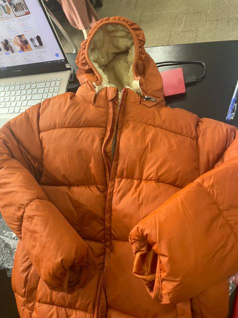 áo y như hình, mẫu mã đẹp, chất lượng tốt, shop đóng gói cẩn thận