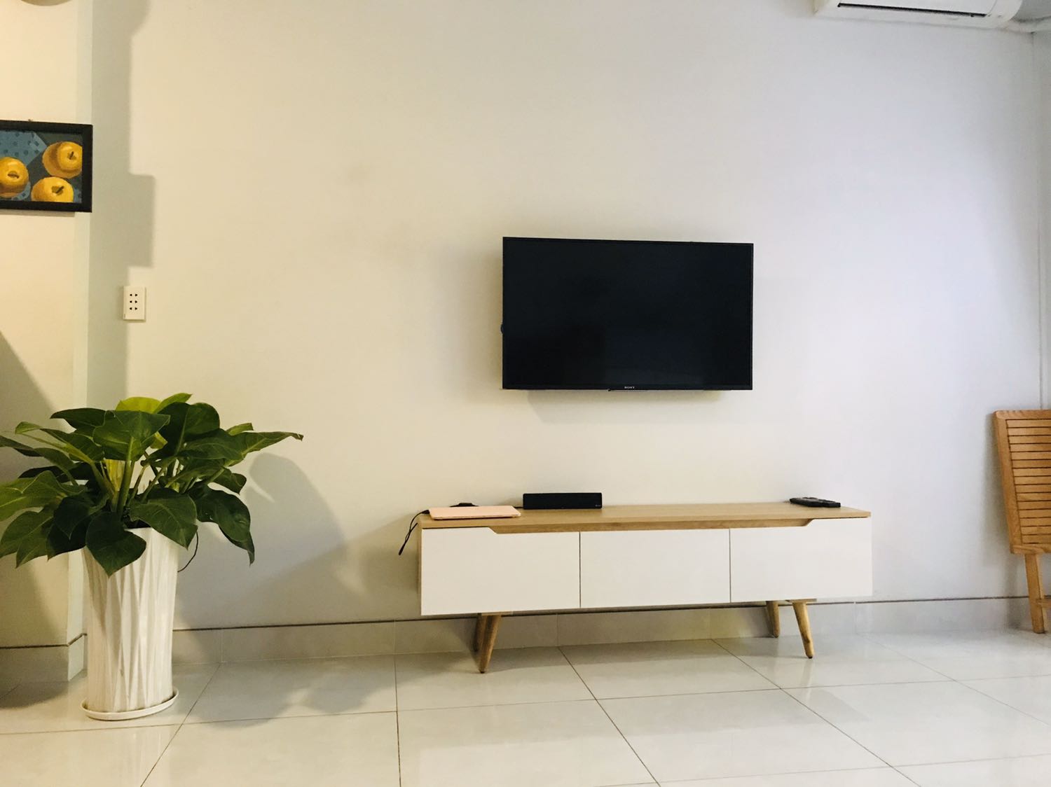 Kệ đã lắp sẵn và giao qua nhà! Nên ko lo khoảng lắp ráp, rất thic điều này