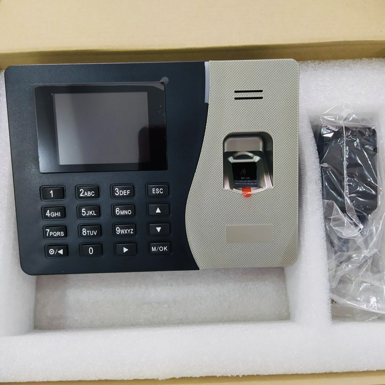 Rẻ hơn so với thị trường, chất lượng thì miễn bàn, tiki giao hàng cũng nhanh, nói chung là chất lượng ạ