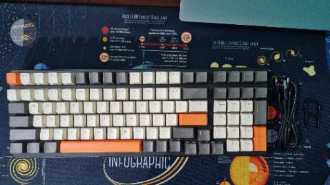 Bàn phím gõ êm, vì size nhỏ gọn nên các phím mũi tên hơi gần các phím khác. 10 chế độ LED chủ yếu là chế độ chuyển động. Kết nối USB type A to C nên tiện tháo rời và di chuyển. Bàn phím gõ êm, vì size nhỏ gọn nên các phím mũi tên hơi gần các phím khác. 10 chế độ LED chủ yếu là chế độ chuyển động. Kết nối USB type A to C nên tiện tháo rời và di chuyển.