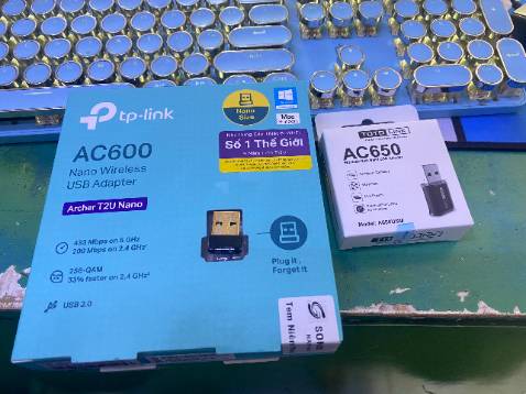 Tiki Now giao hàng nhanh.

Chất lượng sản phẩm thì kém kinh khủng. Mình đã thử trên 2 máy tính đều kết nối rất chập chờn. Làm mình phải mua thêm 1 cái khác là Totolink AC650. Cùng một tốc độ là 433Mbps nhưng chất lượng kết nối của con Totolink tốt hơn rất nhiều.

Đang liên hệ Tiki để yêu cầu trả lại con TP-Link T2U Nano vì chất lượng kém, nhưng nhân viên làm việc máy móc, khó dễ với khách hàng.

Lời khuyên của mình là các bạn đừng mua con này.
