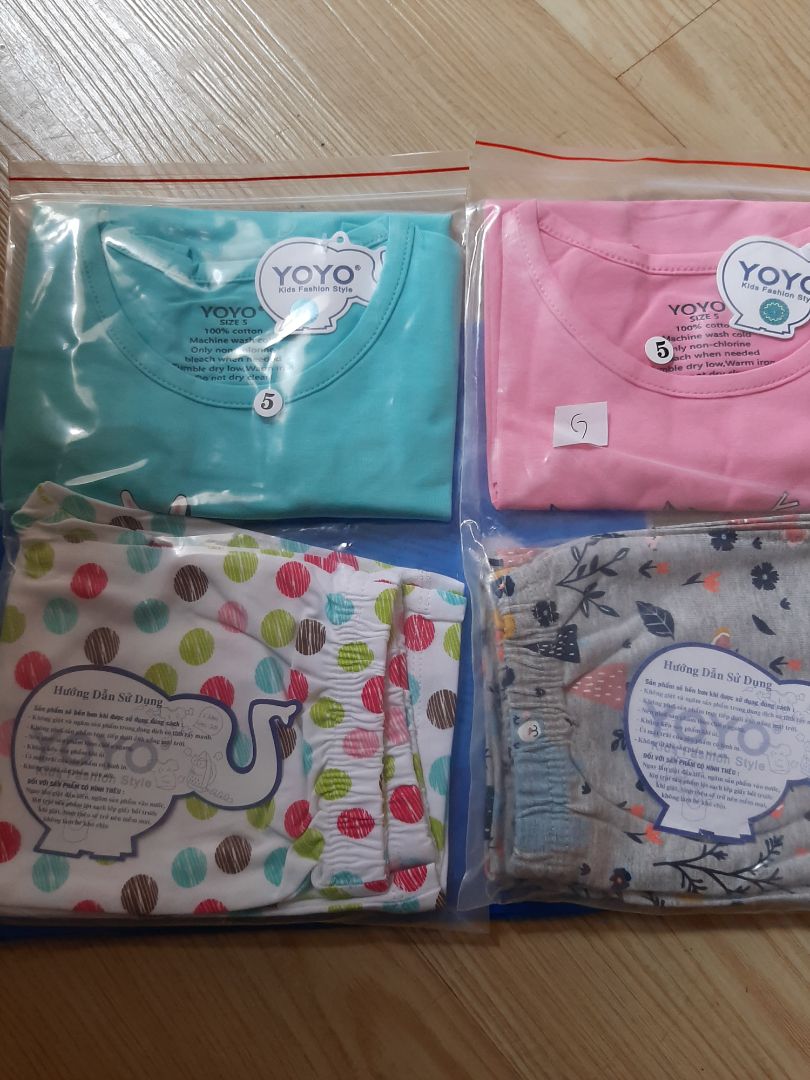 vải đẹp, giao hàng nhanh. nhưng phải đặt trừ hao 2 số, cháu mình 15kg mình đặt số 5 mặc chật nha