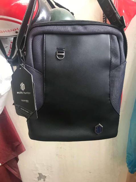 Sản phẩm rất đẹp, nhẹ, thời trang. Có vẻ bền chắc và chống va đập tốt. Rất ưng ý :)