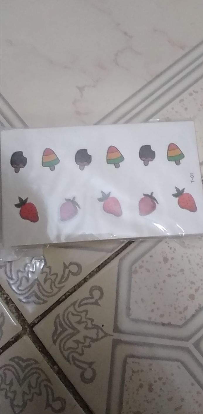 Sản phẩm giao đúng mẫu, chất lượng tốt, dễ dán, lâu tróc.
Nói chug là đẹp, nhiều mẫu lựa chọn
giao hàng qa nhanh luôn nhé. chỉ mới 1 ngày đã nhận được hàng.
anh giao hàng thì cực kì thân thiện.
sẽ tiếp tục ủng hộ tiki