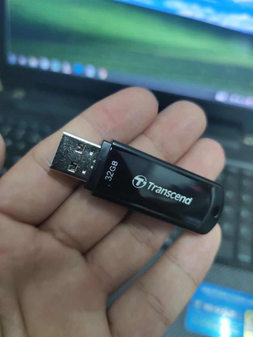 USB đúng chuẩn tốc độ cao, nhìn rất chắc chắn nhỏ gọn dễ mang theo bên mình