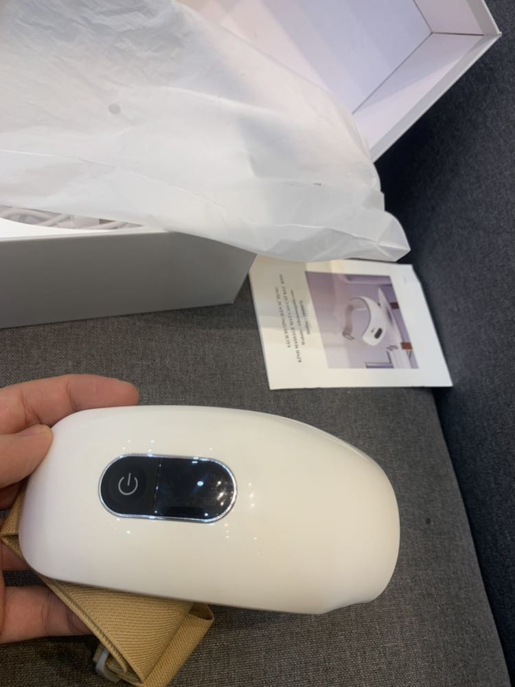 Giao hàng siêu nhanh luôn, trong ngày là nhận được ngay.
Nhìn chắn chắn, máy dùng ổn, có nhiệt hồng ngoại, pin trâu.
Nhân viên tư vấn dễ thương, nhiệt tình.