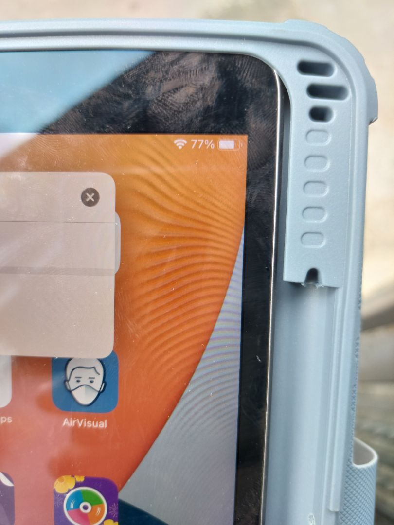 Sản phẩm lỗi , gắn vào thiết bị thì bị méo nên không thể sử dụng các phím cứng như nút âm lượng , nguồn ... và đóng nắp cover không tự tắt màn hình .