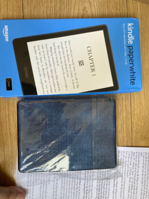 Fullbox nhìn đẹp, đóng gói tốt. Shop trả lời nhanh nhiệt tình. Mình kẹt đi nước ngoài không nhận được liên hệ tiki trước không thấy trả lời, liên hệ shop được liền. 5 sao