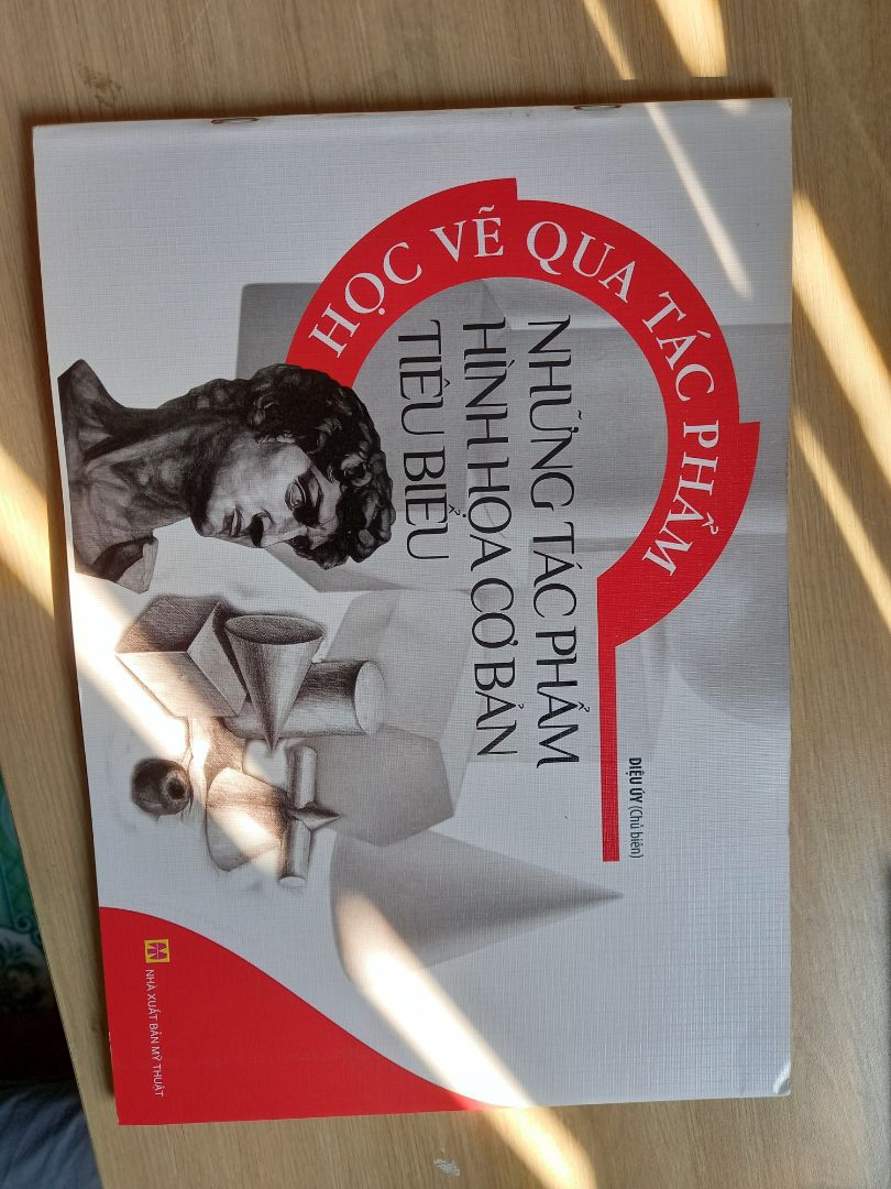 Sách đẹp,rất hữu ích cho những ai mới bắt đầu học vẽ chì!giao hàng nhanh,thanks Tiki