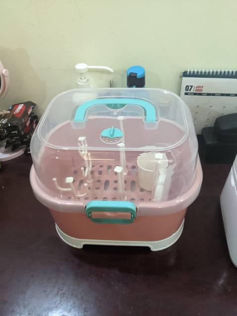 Chất nhựa cũng bình thường, được cái đóng gói ổn, rất đánh mua trong tầm giá cho các *** bỉm sữa. Chất nhựa cũng bình thường, được cái đóng gói ổn, rất đánh mua trong tầm giá cho các *** bỉm sữa.