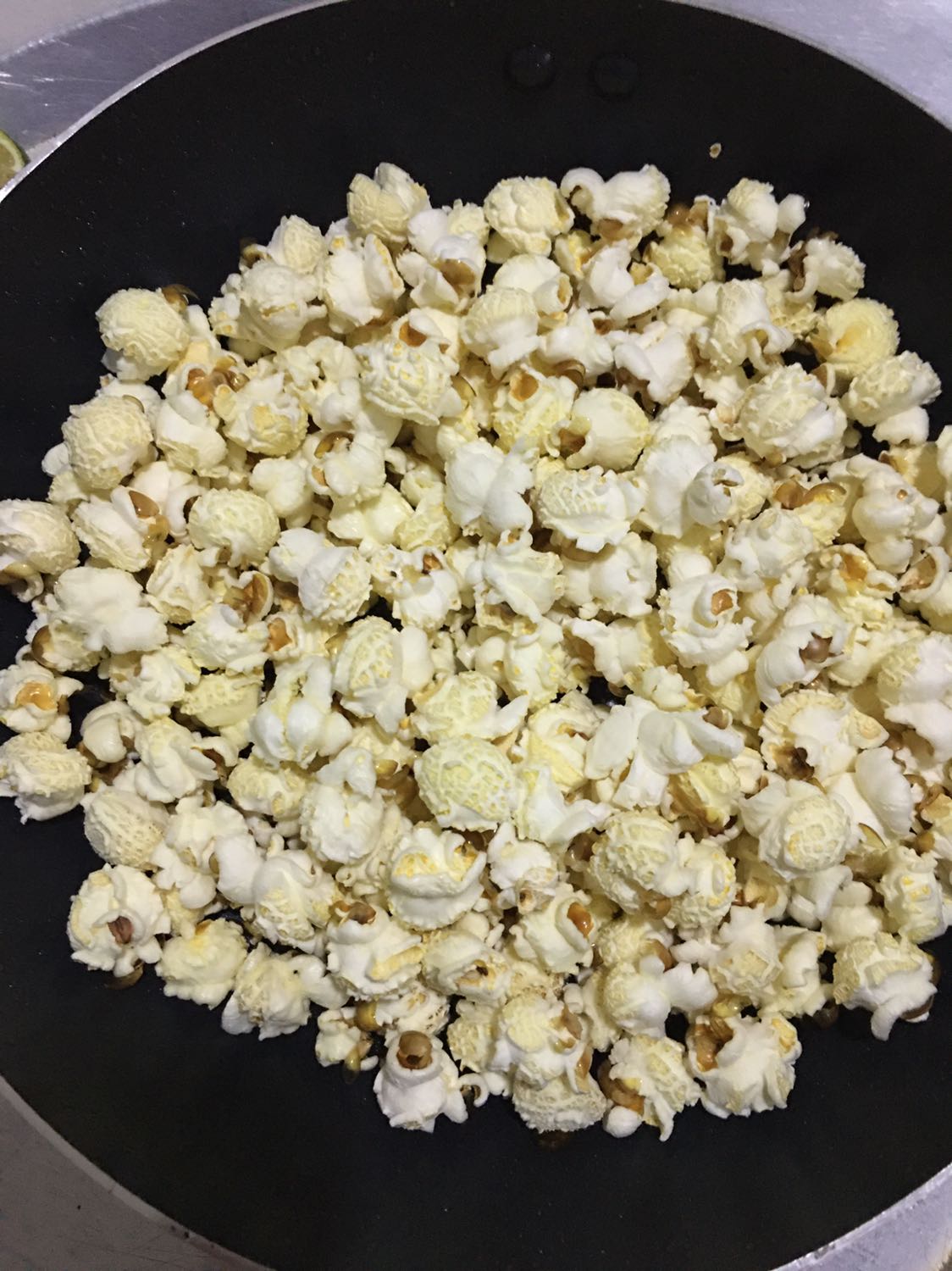 Dùng nổ bắp rang bơ khá là okay