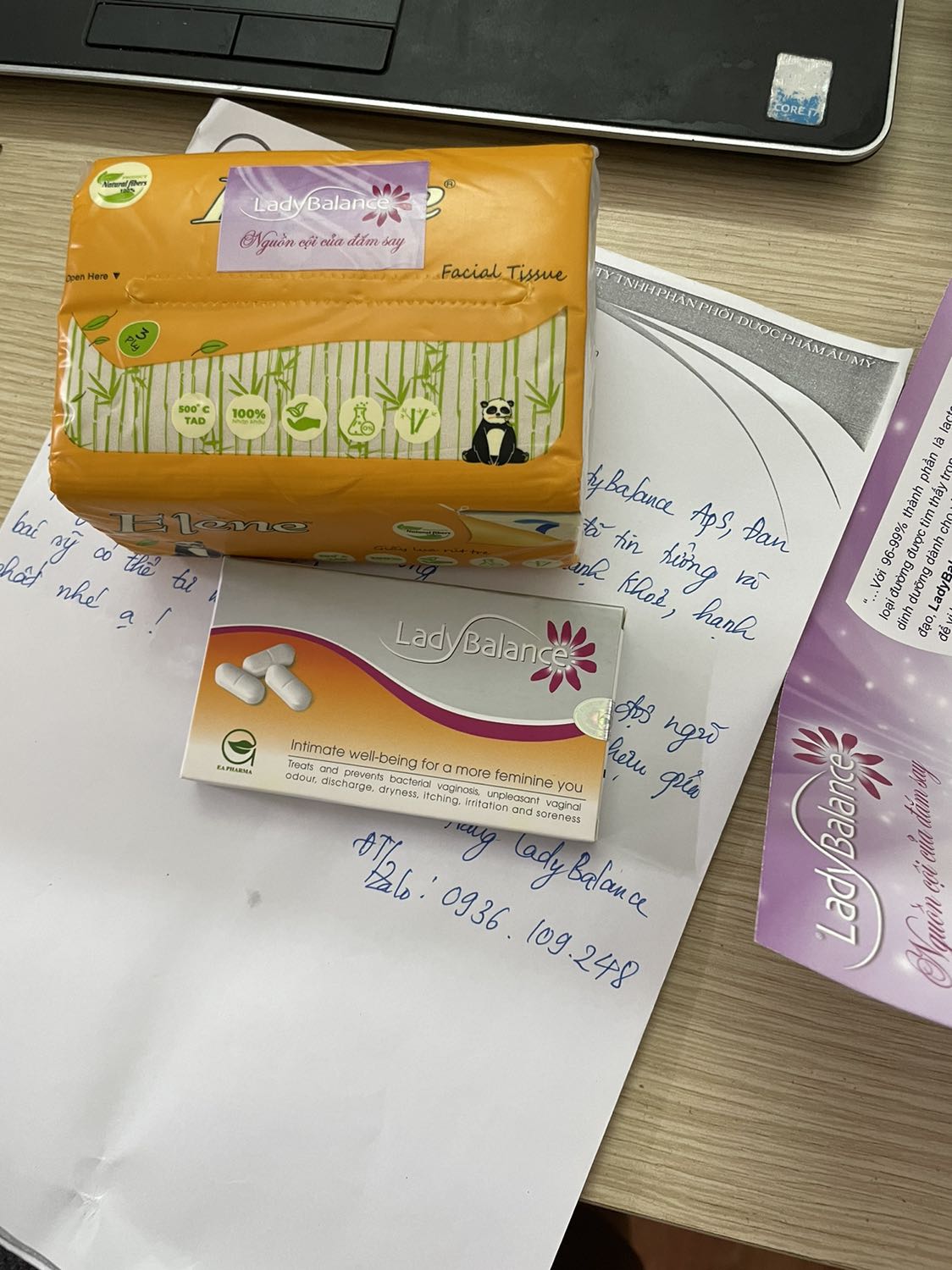 Shop cực kì chu đáo. Đc tặng kèm 1 túi giấy khô, có cả thư viết tay cần thận nữa. Mình cũng làm trong ngành dược mà thực sự đánh giá cao cách phục vụ