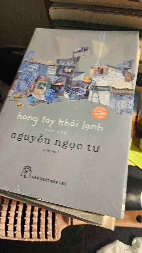 Mình đang săn sách của Nguyễn Ngọc Tư nên mình muốn mua cho đủ hết. Nhưng sách rất hay