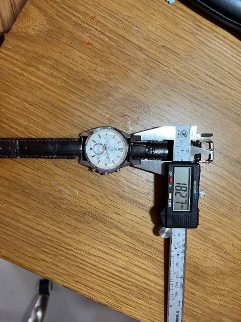 Đặt hàng size 20 mm rất rõ, shop vẫn giao loại 18mm, mặc dù ghi ngoài hộp là 20 mm. Đúng là *** đảo. Đặt hàng size 20 mm rất rõ, shop vẫn giao loại 18mm, mặc dù ghi ngoài hộp là 20 mm. Đúng là *** đảo.