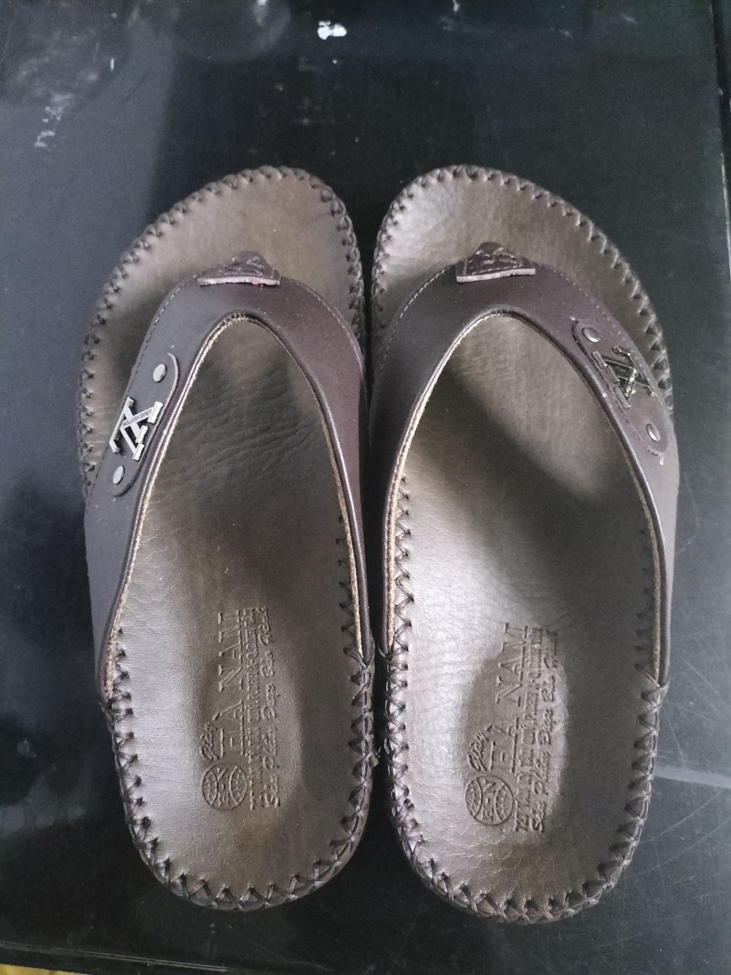 dép đẹp giống hình, rất thích ,đóng gói cẩn thận, cho shop 5sao