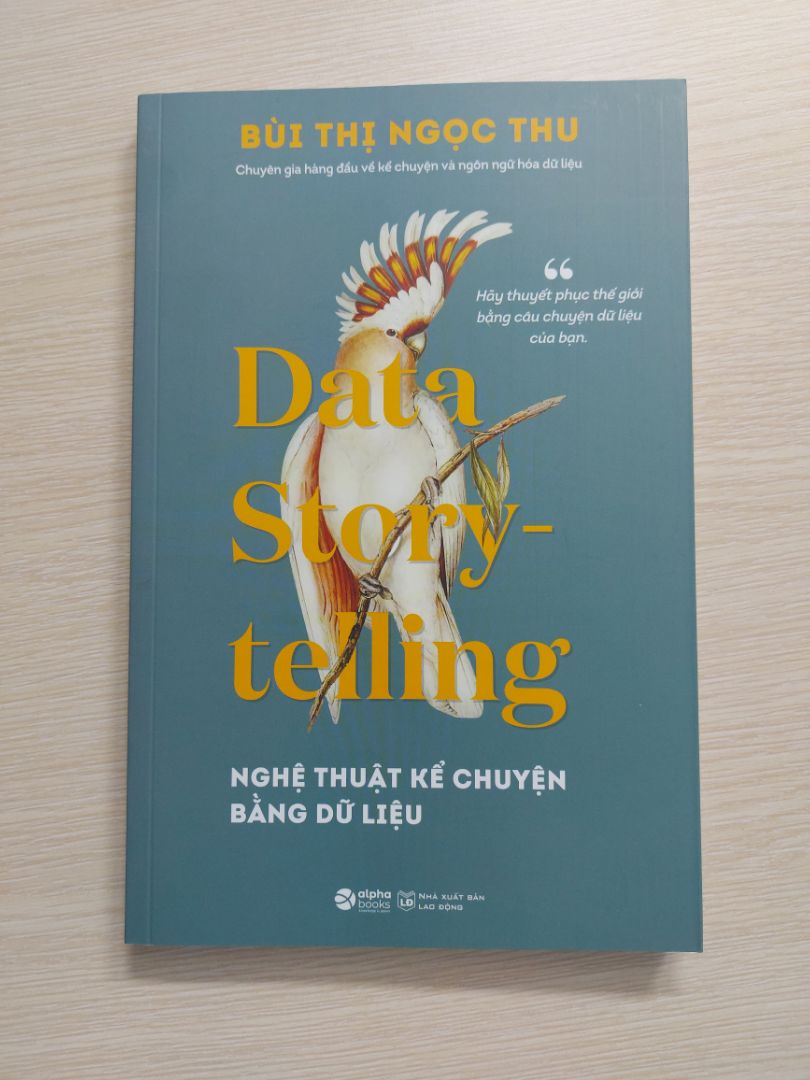 Sách nêu khái quát về data storytelling giúp cho người mới bắt đầu có cái nhìn tổng quan về lĩnh vực này. Chưa đi chuyên sâu nhiều như cuốn Storytelling của cùng tác giả.