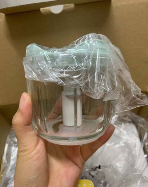 Mua hàng chính hãng noa vẫn khác. Trước tiếc tiền mua cái 200k k xay dc thịt xay rau củ cũng k dc mịn, dc mấy tháng cũng hỏng r. Ưng cái máy này của Bear vì xay dc cả thịt. Con ăn dặm nên coa 1 cái máy như này mn ạ!