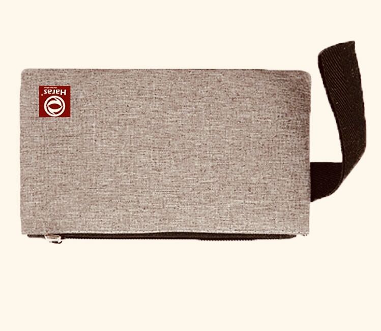 Mình mua lúc sale 8k. Mua mấy cái, các màu luôn. Đựng đủ các loại đồ: thẻ card đồ chơi, bút của con, tiền đi chợ, một chút mĩ phẩm khi về quê.... Mình mua lúc sale 8k. Mua mấy cái, các màu luôn. Đựng đủ các loại đồ: thẻ card đồ chơi, bút của con, tiền đi chợ, một chút mĩ phẩm khi về quê....