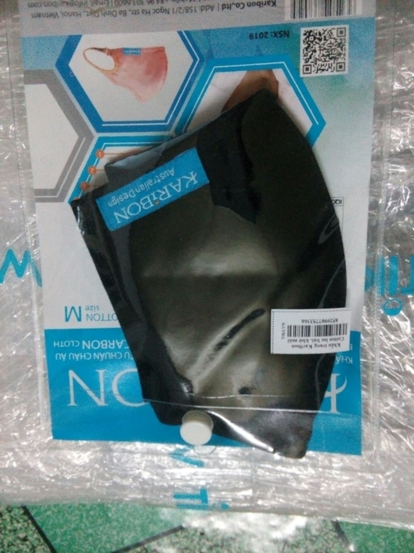 Đáng đồng tiền, sản phẩm độ hoàn thiện cao, chống bụi bẩn khá tốt. Nếu bạn mặt gầy gầy thì mua size M được, mình mua về khá vừa, có chỗ để chỉnh độ rộng quai nữa.