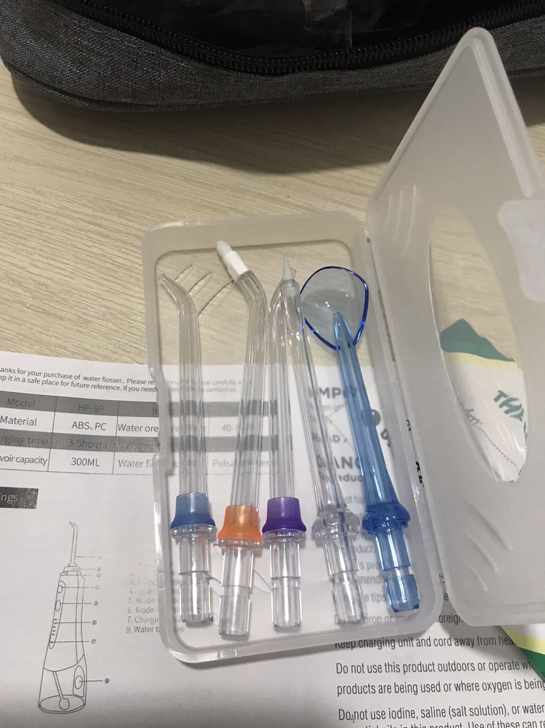 Giao hàng đóng gói chắc chắn. Tiki thì đảm bảo chính hãnh giá mềm. Vòi xịt 5 mức độ okie. Đã ***. Phù hợp với giá tiền. Tuy nhiên mới *** 4 tháng mà máy đang bị lỗi pin xài đc vài giây lag tắt chắc phải mua máy mới :(((