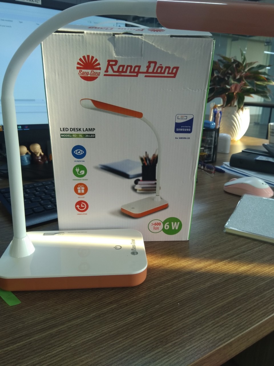 Mình chọn mua sản phẩm với 3 mức Ánh sáng: Trắng/Ấm/Vàng đổi 3 màu . Tuy nhiên khi nhận hàng chỉ có ánh sáng trắng. Không biết có bị nhầm so với loại khác không ?