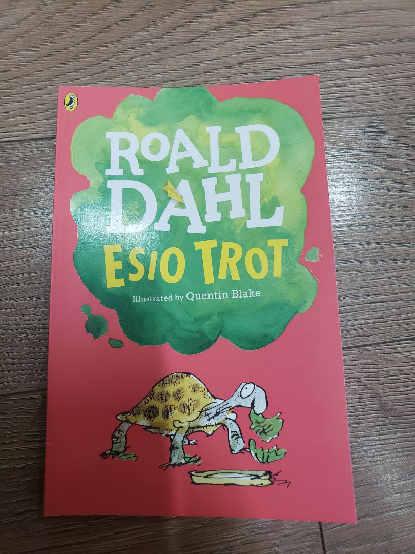 Sách hơi mỏng. nội dung thứ vị, luôn luôn thích những cuốn sách của Roalh dalh.