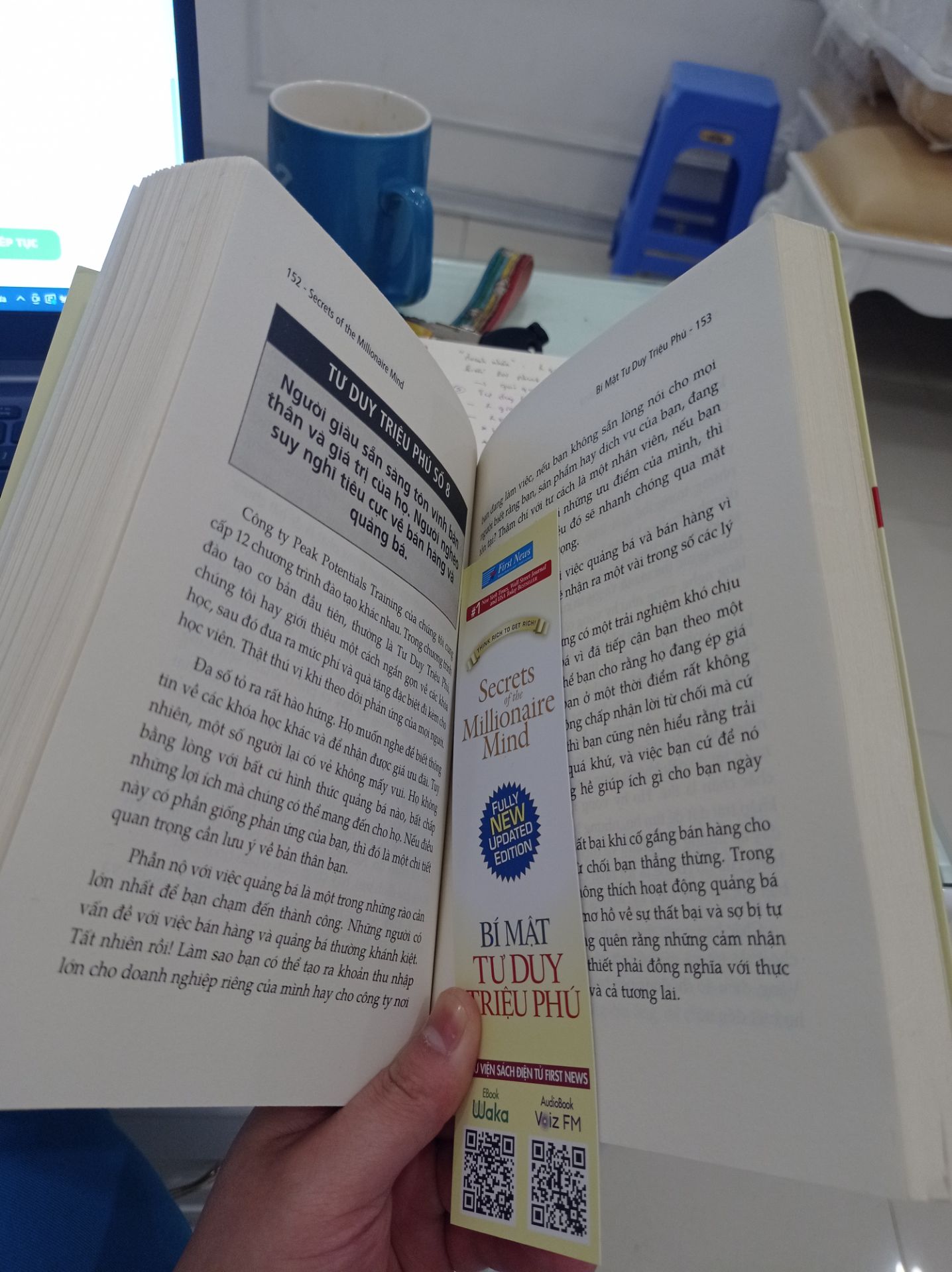 mình đã được giới thiệu quyển sách này từ lâu, nhưng giờ mới có động lực mua để đọc. tiki ship hàng nhanh, sách sịn. nội dung thì không làm mình thất vọng, những tư duy và hành động rất khác biệt của người giàu và người nghèo. 
tôi đã áp dụng được 1 vài bài học về các quy tắc thịnh vượng trong cuốn sách. 
à sách còn có bookmark nhé anh em. 
mua nhanh, đọc nhanh để thay đổi tư duy và hành động nào anh em ơi.